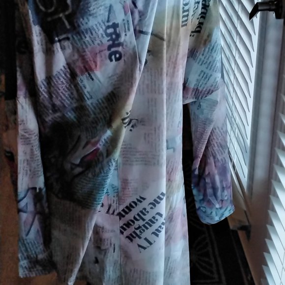 Fashion lip shirt 1x plus - Picture 4 of 5